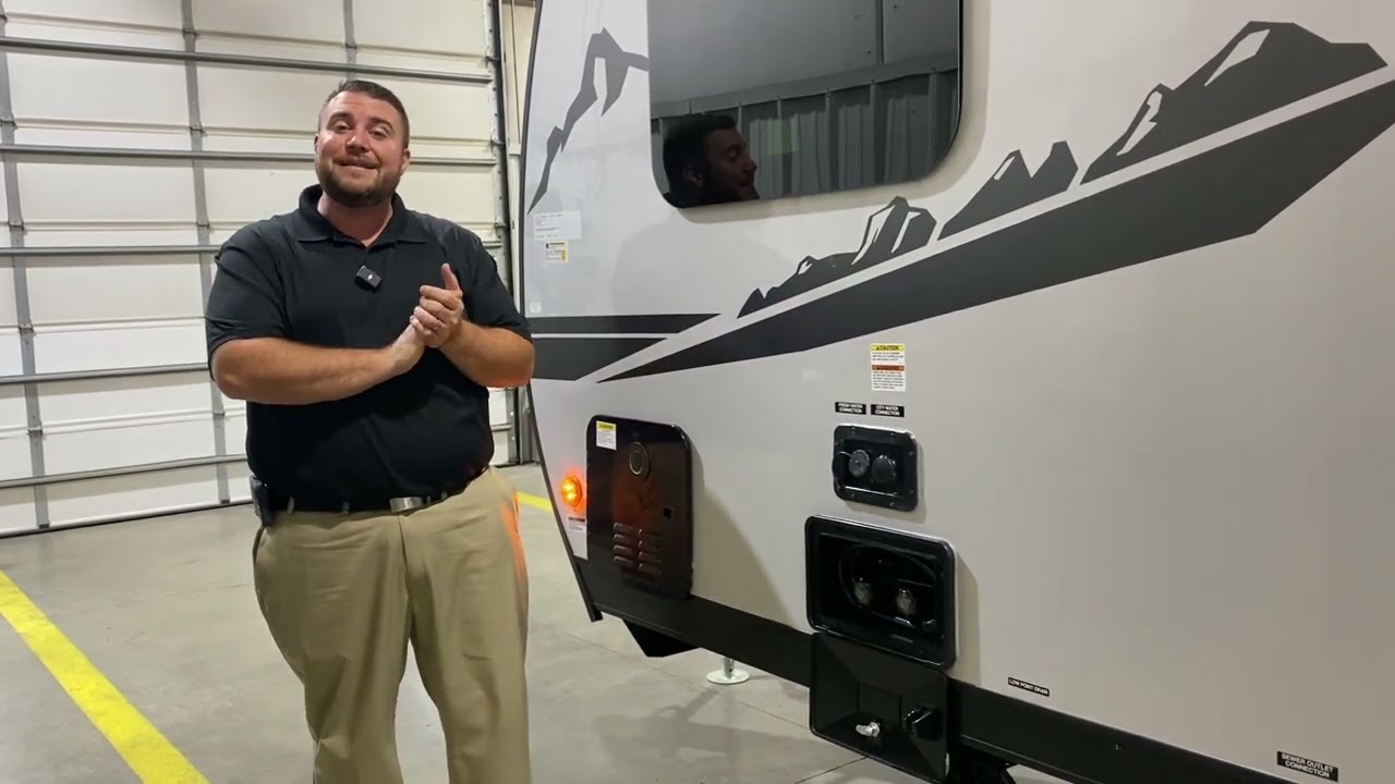 2025 Wolf Pup 18RJBW-BL Toy Hauler