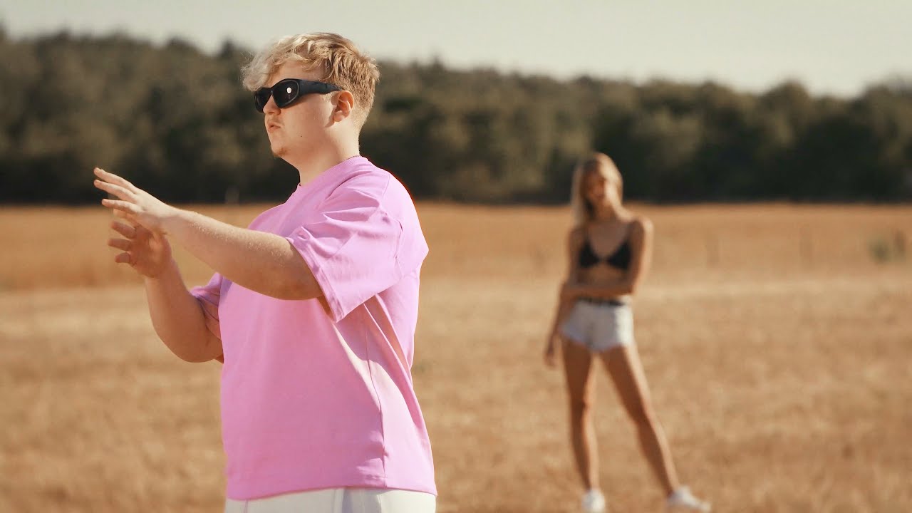 Weakdys - Love You (Official Video)