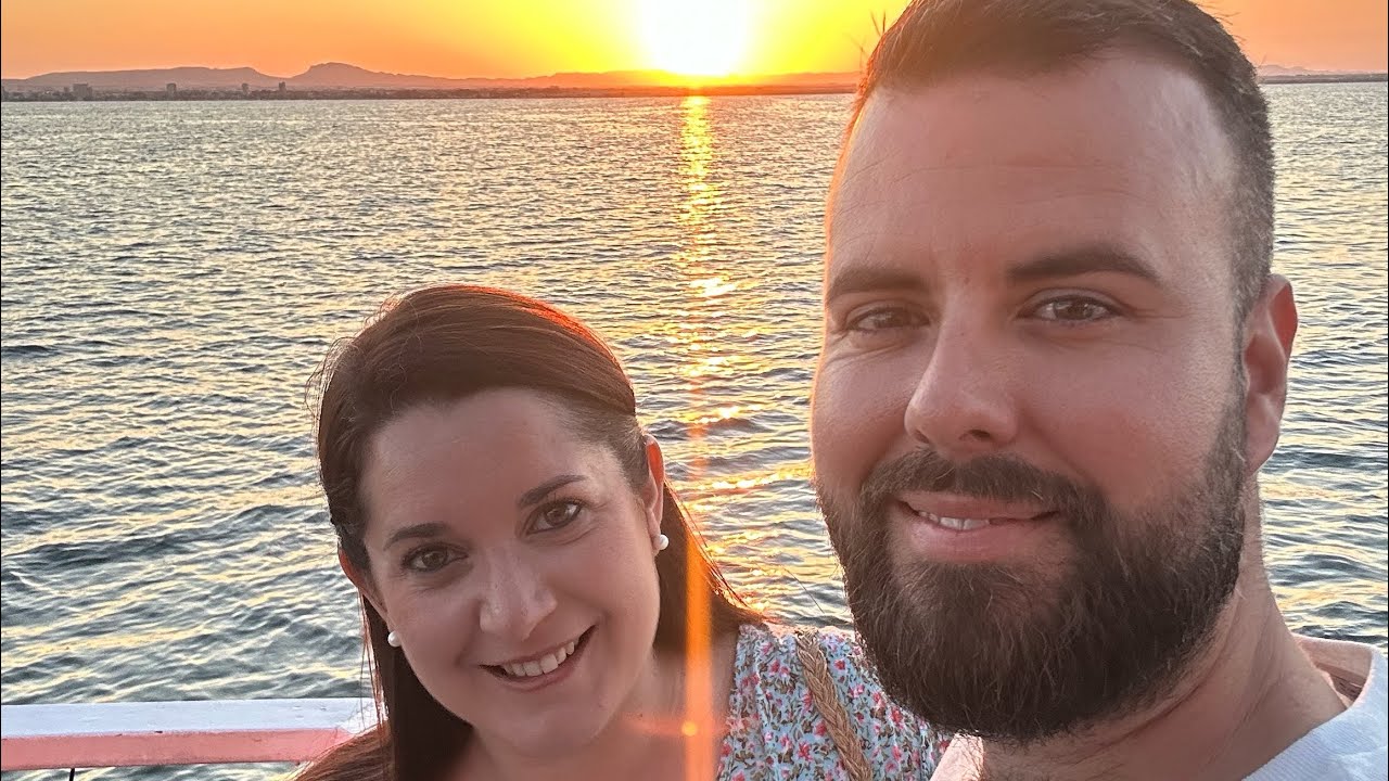 Atardecer en el Mar Menor a bordo de un barco con cena y música en directo