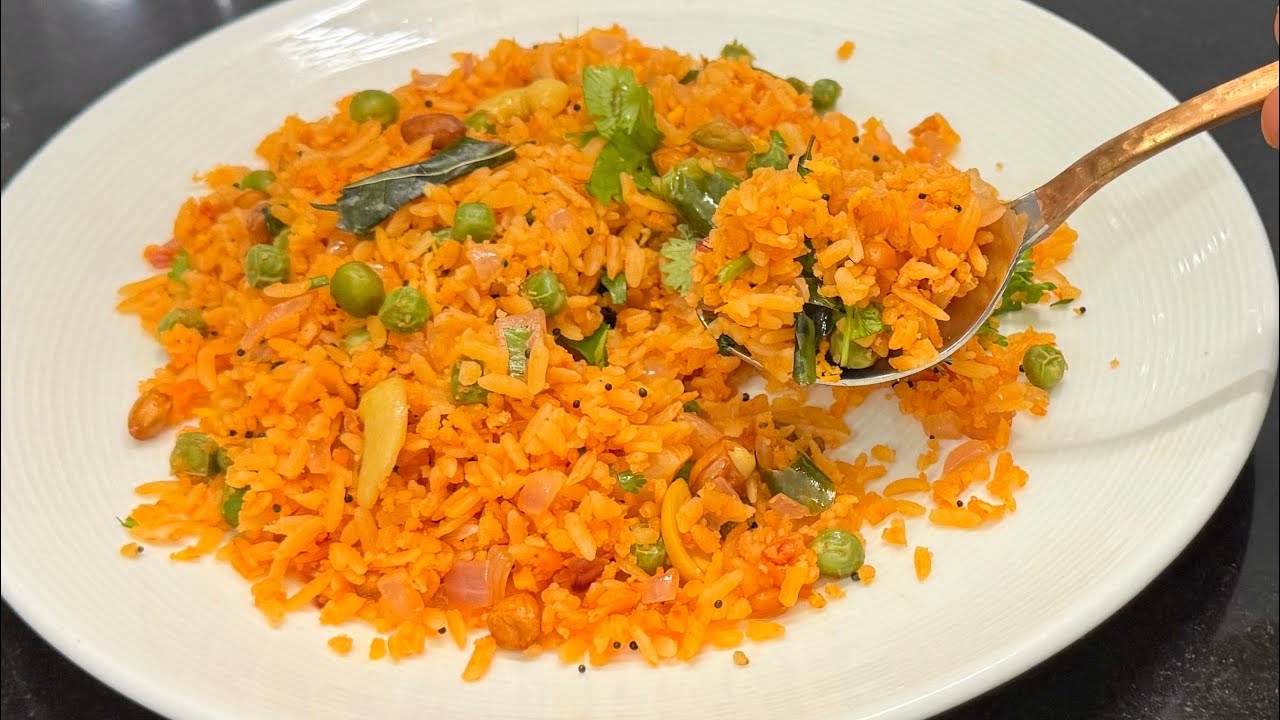10 நிமிடத்தில் அசத்தலான டிபன் ரெடி/Tasty poha with twist/தக்காளி அவல் உப்புமா/poha recipe in Tamil