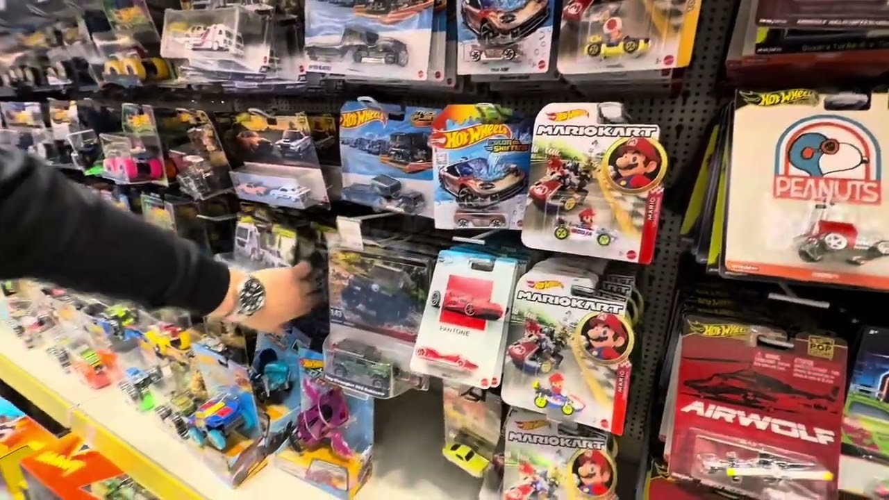 HotWheels hunting! Chase, errors and other great castings!