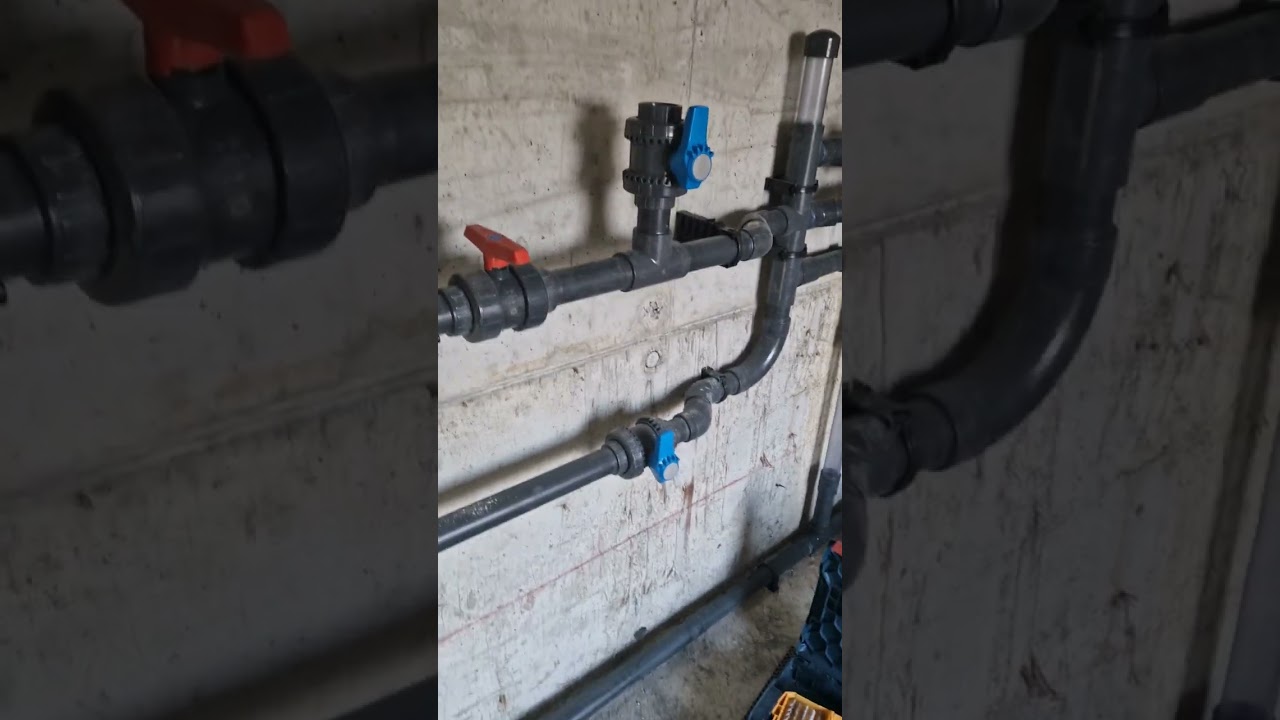 piscine à débordement avec une seule pompe.
