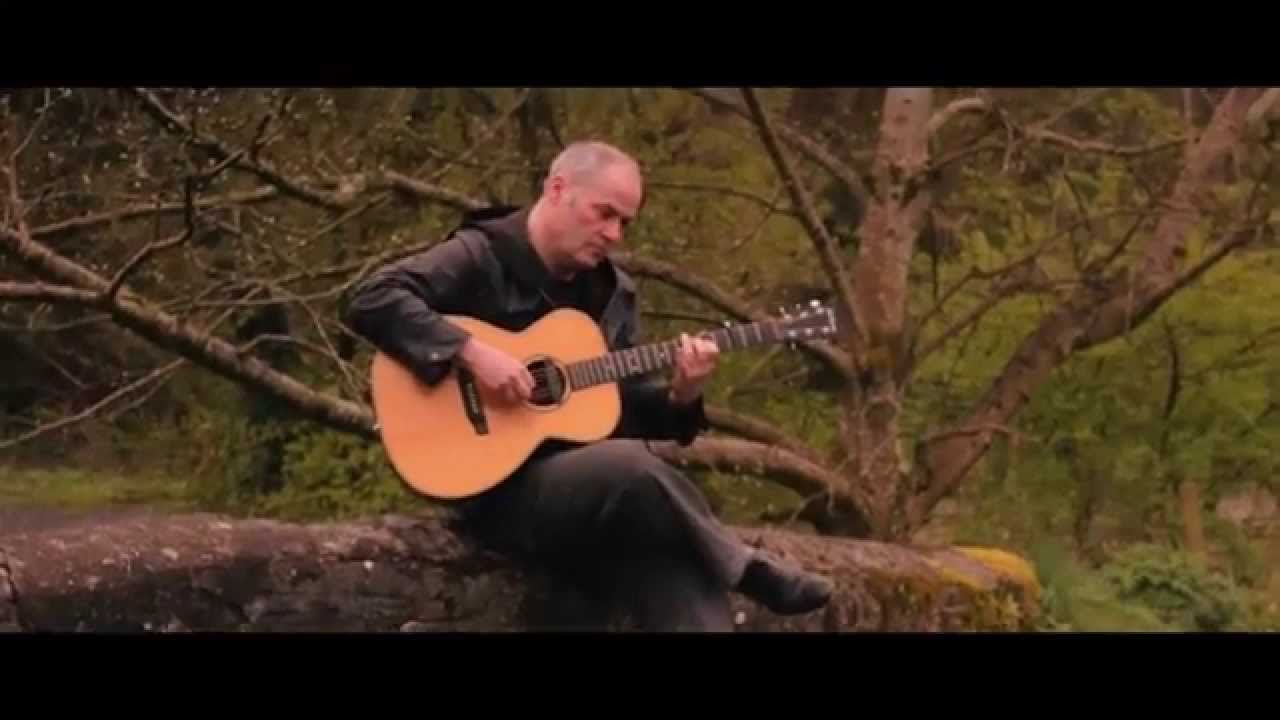 'The Conversation' Colin Reid, Acoustic Guitarist
