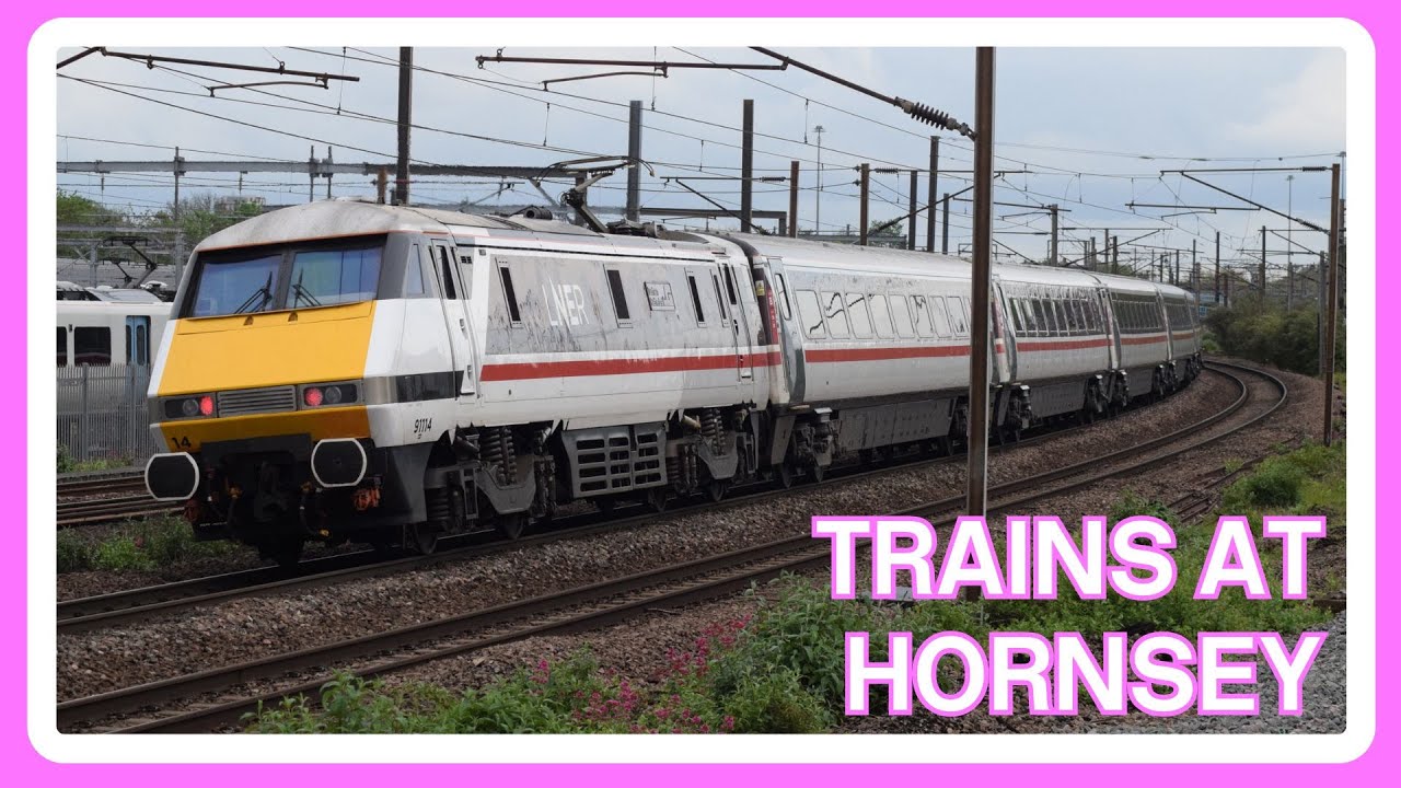 TRAINS at HORNSEY railway station