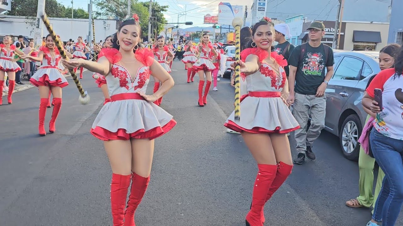 INSA MUSIC BAND 🎄Desfile Navideño Santa Ana 2024 💃