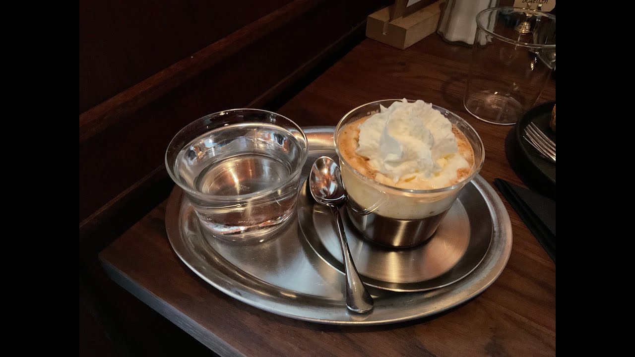 Aufzüge mal ganz anders nutzen - Das Wiener Aufzugcafé