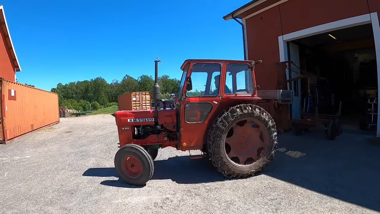 Servar Volvo BM 430 Byter olja filter, bränslefilter, och 1 däck på skogskärra
