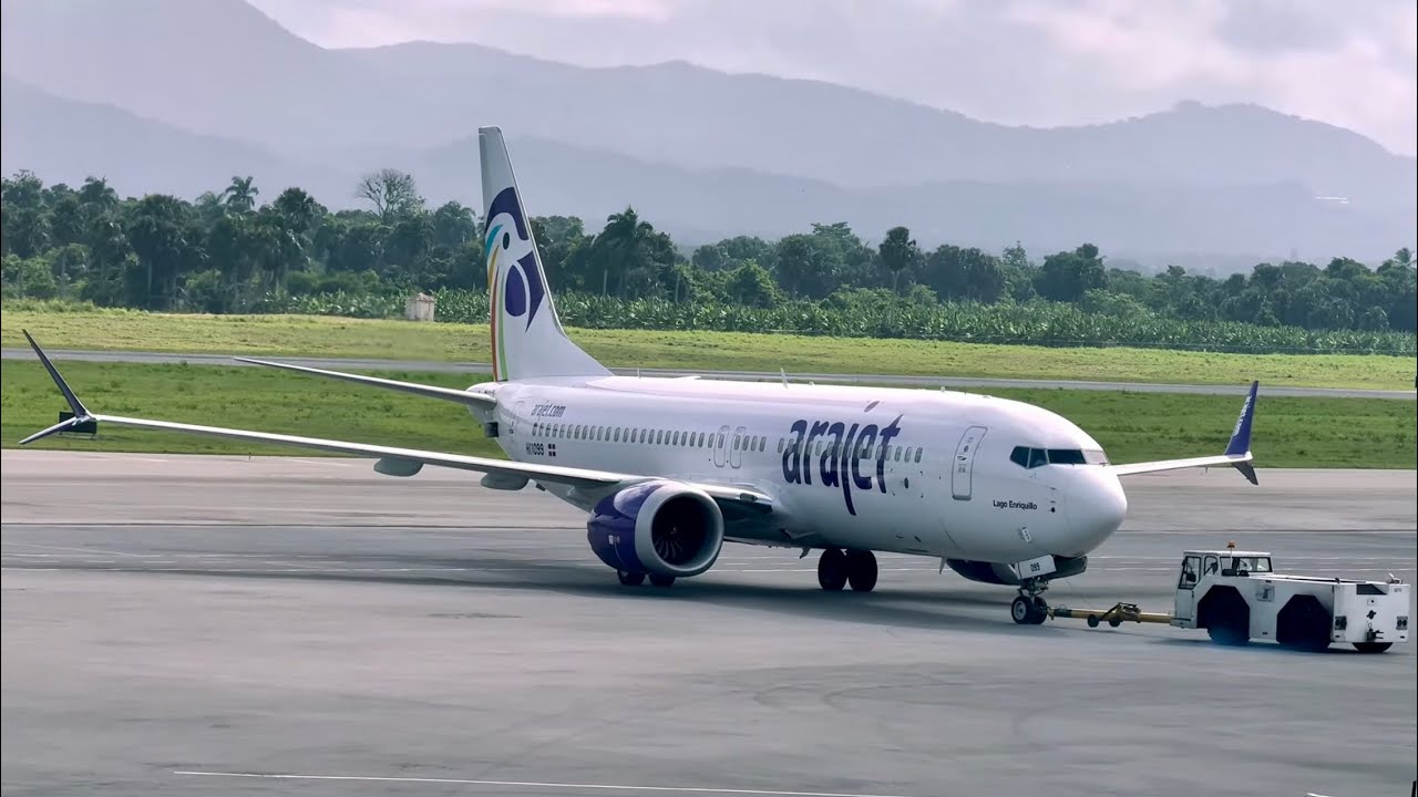 ASI SE VEN OPERAR LOS VUELOS INTERNACIONALES EN EL AEROPUERTO INTERNACIONAL DEL CIBAO | #airplane