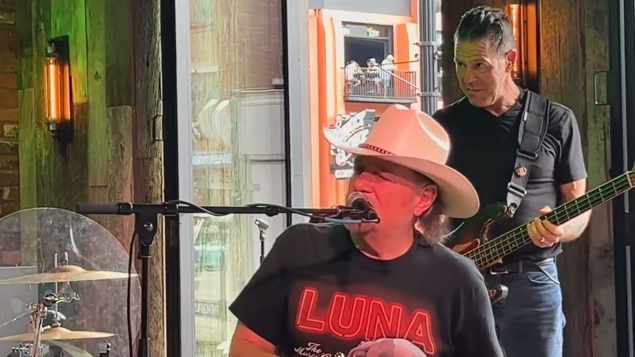 Mark Whitehead, Sam Hunt Nashville