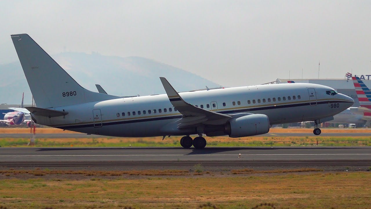 U.S Navy´s Boeing C-40 Clipper - Takeoff from Santiago [SCL] | Plane spotting at Pudahuel airport.
