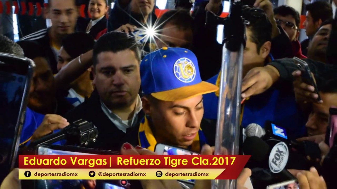 Llegada de Eduardo Vargas refuerzo tigres Aeropuerto MTY