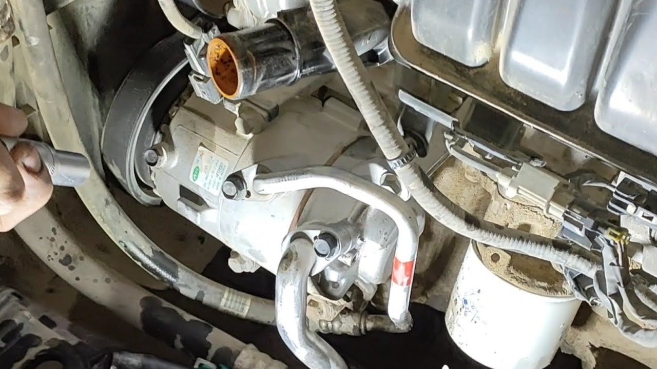 kia cerato k3 ac compressor replacement.. طريقه فك وتغيير كومبريسور تكييف كيا سيراتو