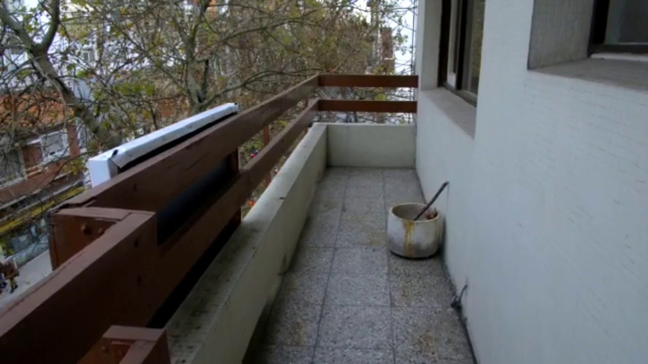 Departamento - Piso 3 ambientes a la calle con balcón corrido
