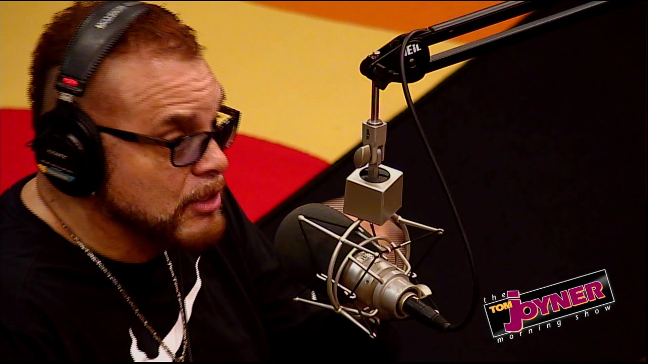 Sinbad knows the key to a successful marriage