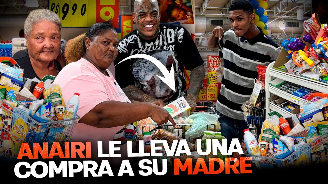 ANAIRI LE LLEVA UNA COMPRA A SU MADRE 