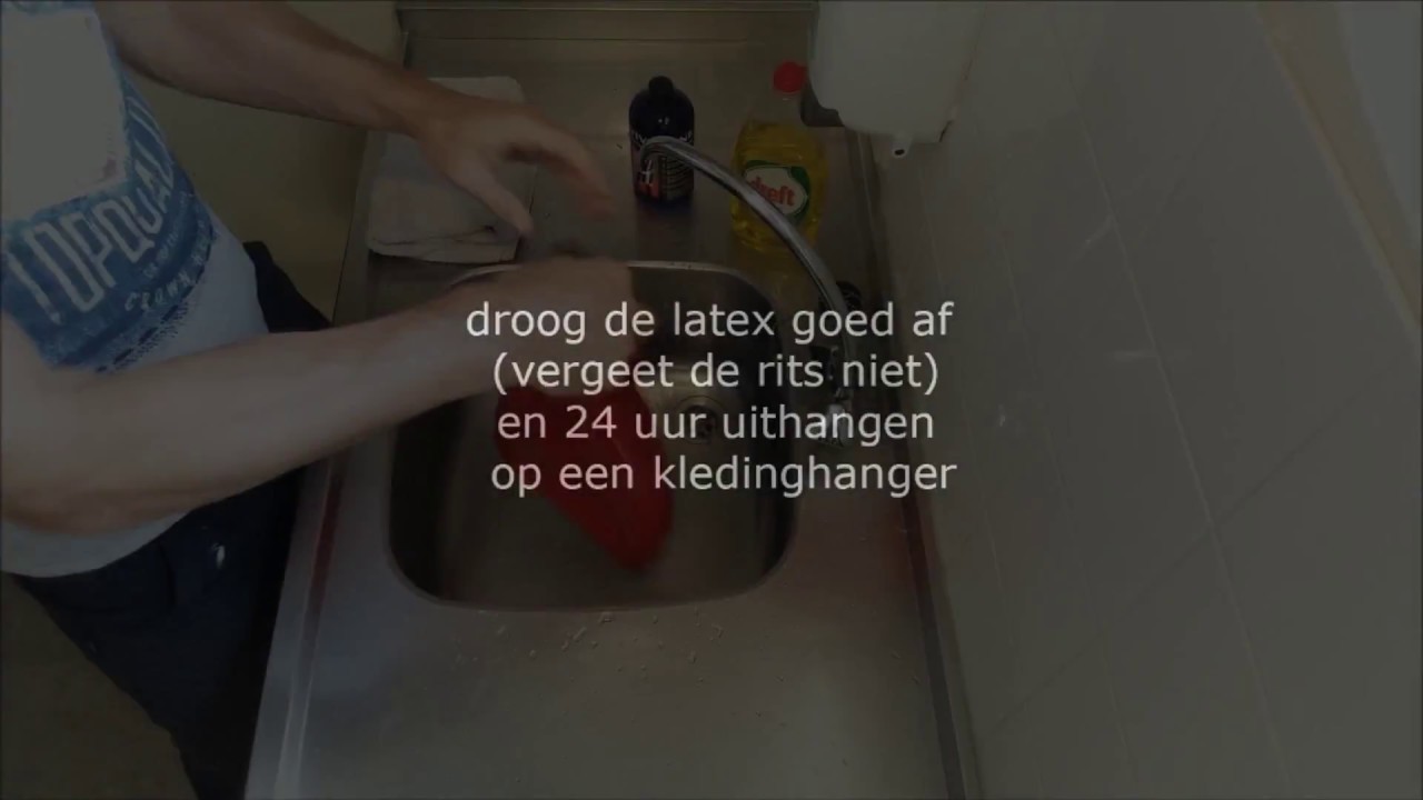 Gebruik Vivishine en latex kleding wassen en onderhouden