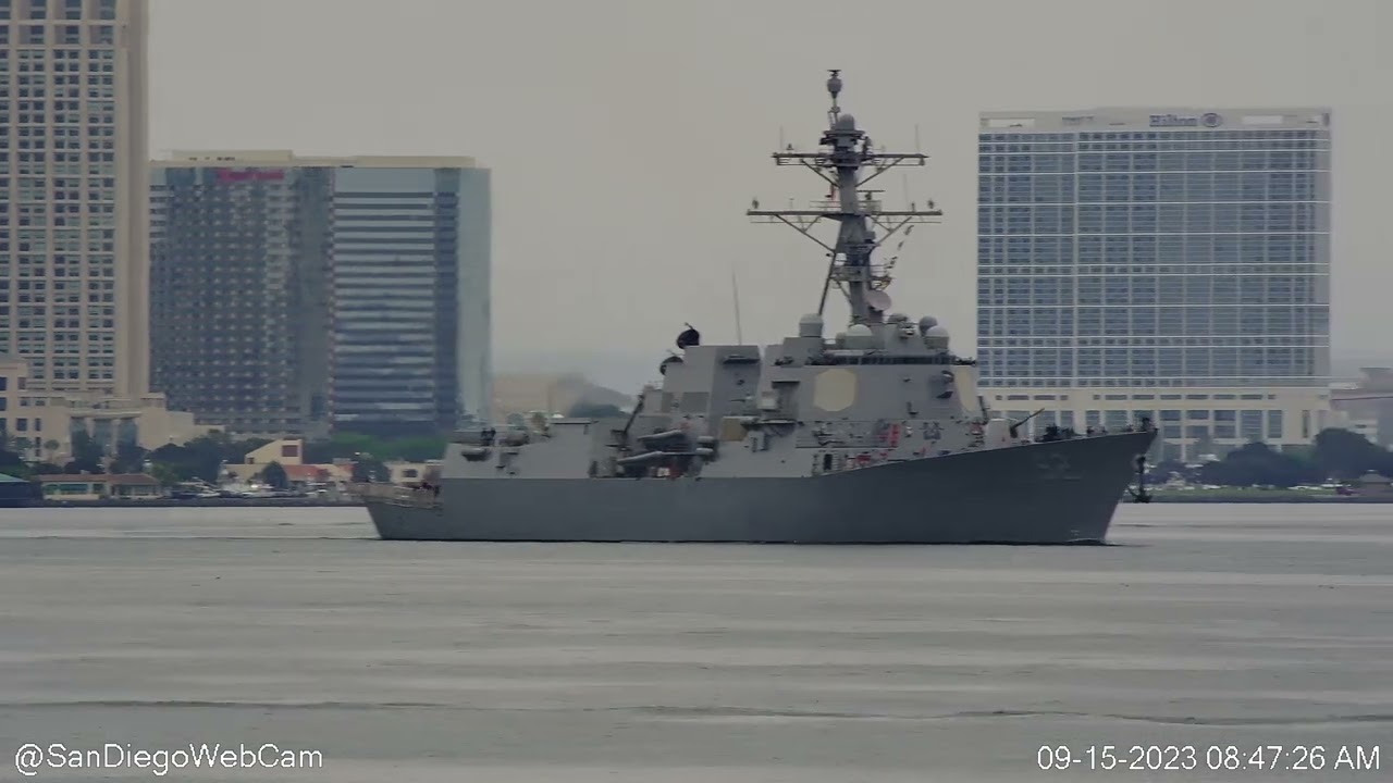 USS Momsen (DDG-92)
