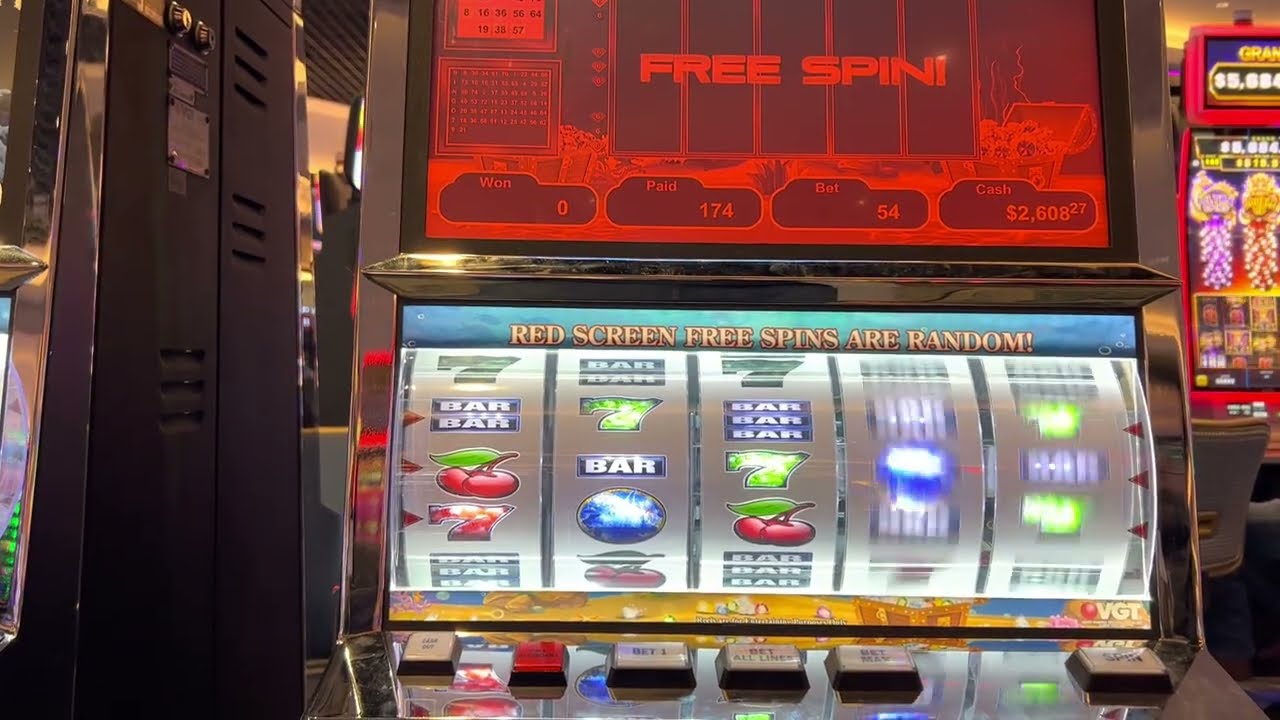 .25 cents 9 liner up to $45 max bet. Nice come back with Red Screen. #slots #redscreen #vgt