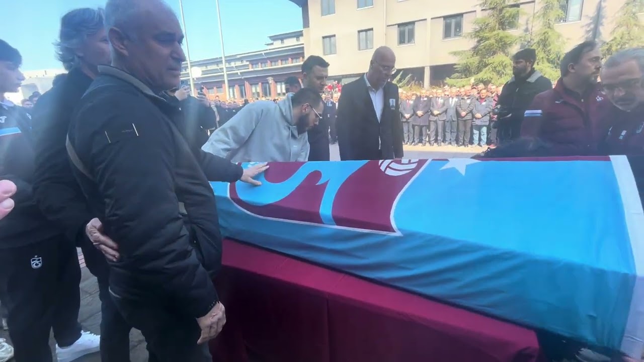 Trabzonspor camiası Orhan Kaynak’ın anma töreninde bir araya geldi #trabzonspor ￼￼