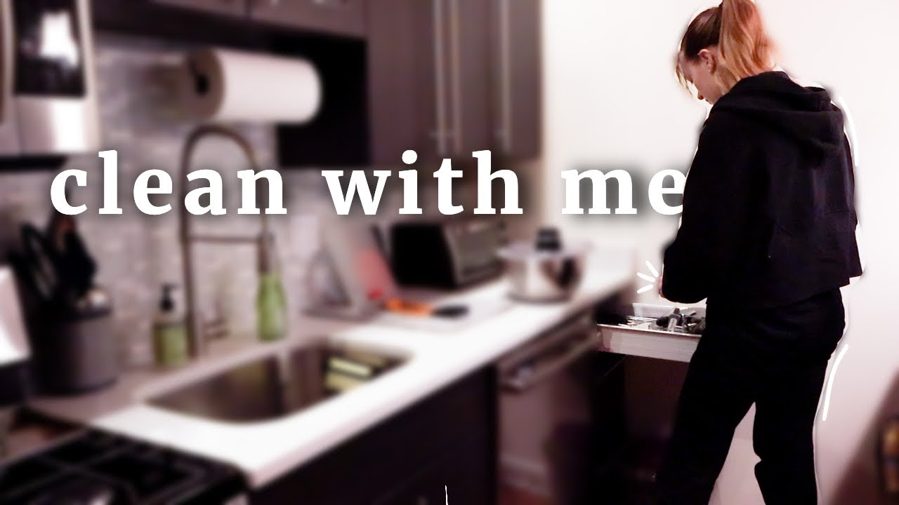 20 minute apartment clean with me! | reset for the weekend speed cleaning