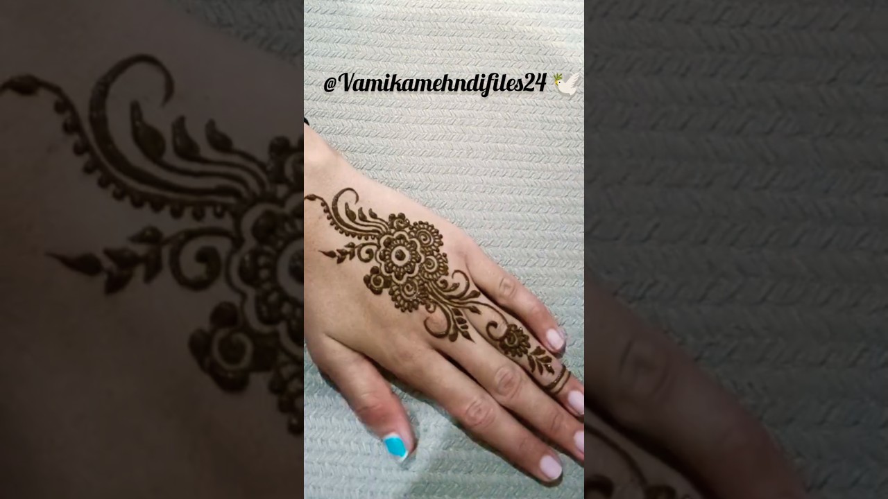 Beautiful Aesthetic mehndi design 