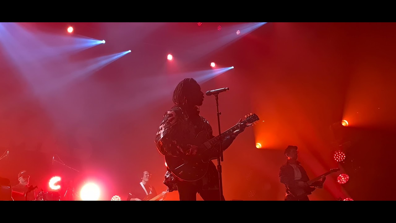 'Touch The Sky' by Black Pumas performed live at  Roundhouse, London on 6th November 2021