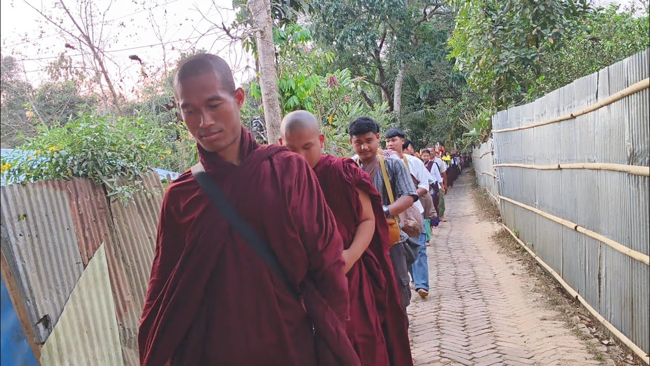 রামসু বাজার হেডম্যান পাড়া থেকে নতুন পাড়া উদ্দেশ্যে ধাম্মায়াত্রা রওনা করে পৌঁছে । ১৮.০৩.২০২৬