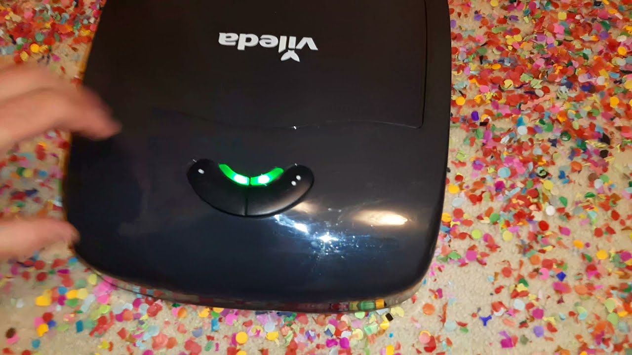 Vileda VR100 surprisingly well manages with this enormous party mess!!🎉🎉🎉