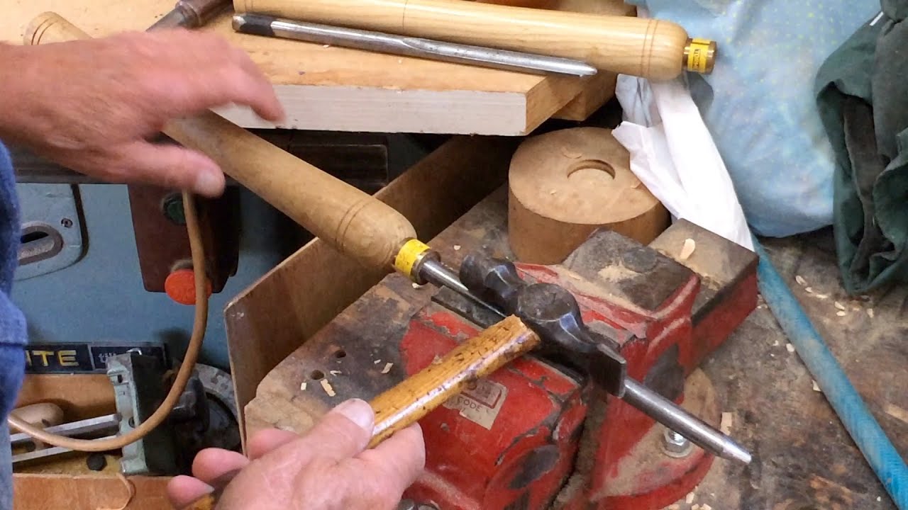 Richard Raffan on two ways to remove a tool from a handle
