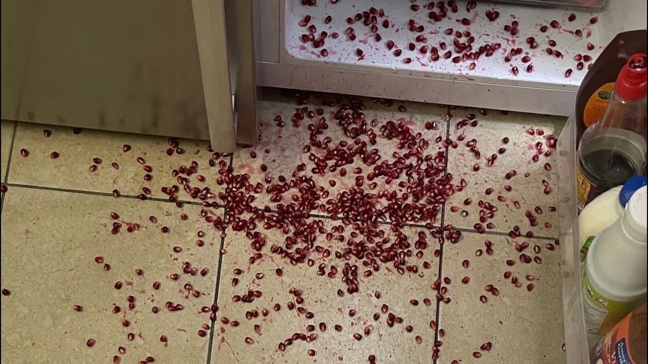 الثلاجه مالتي تستغيث 😉حلفت ارجعها جديده وصلت حدها واجتي كملت عليها🤞🏼روتين غدير قبل متروح للمدرسه