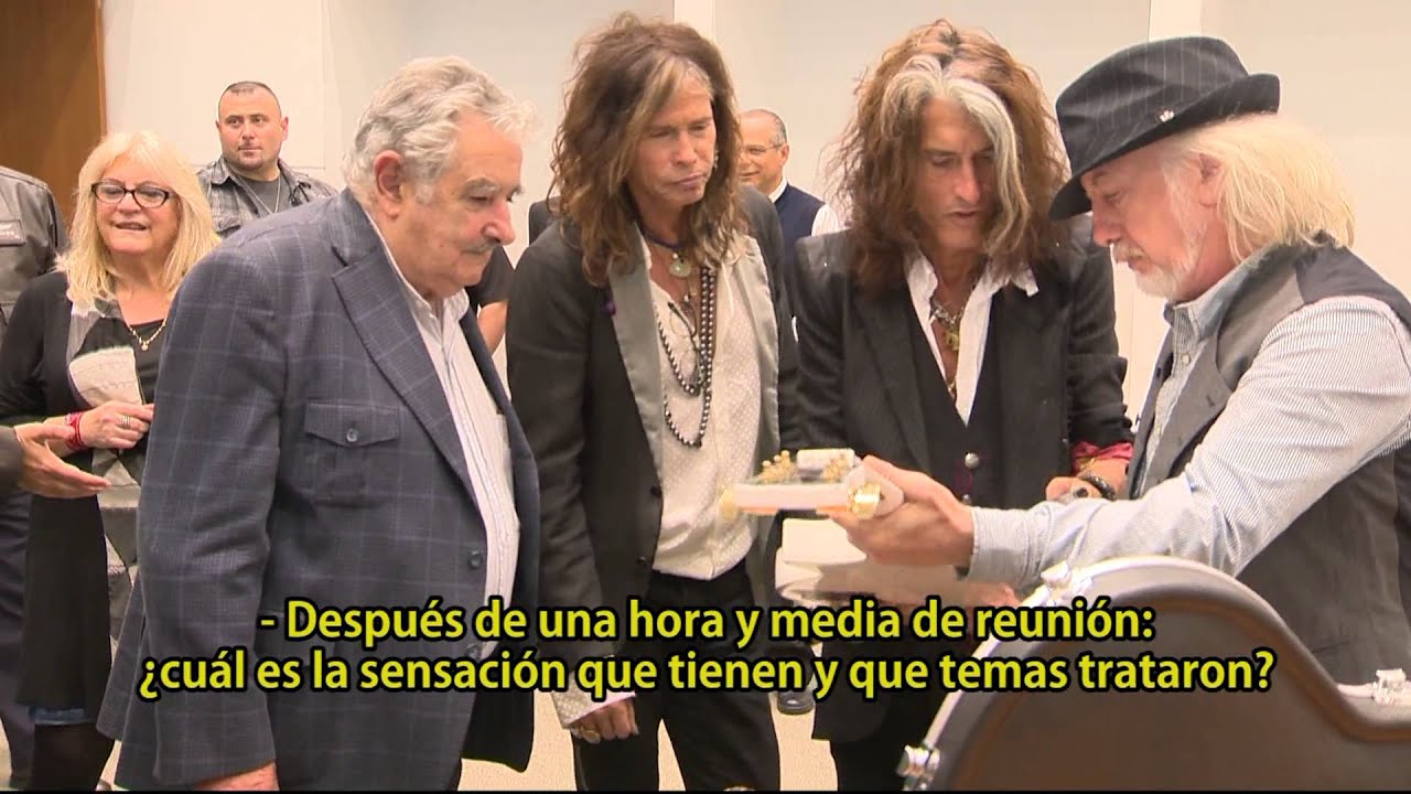 Mujica recibió la visita de los músicos de Aerosmith (subtitulada)