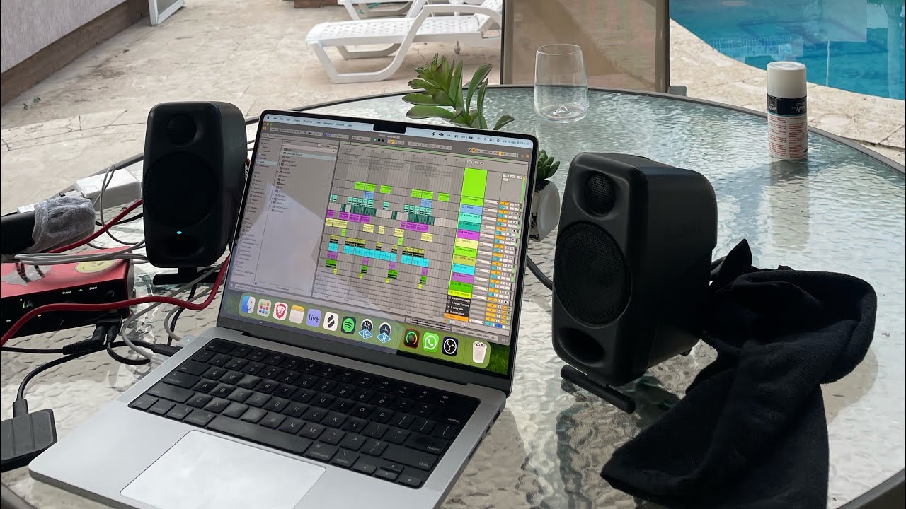haciendo demos Afro House & Tech House para Keinemusik 