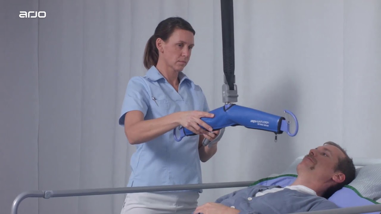 Maxi Sky 2 loop sling bed to chair transfer | Patient Handling | Arjo Global