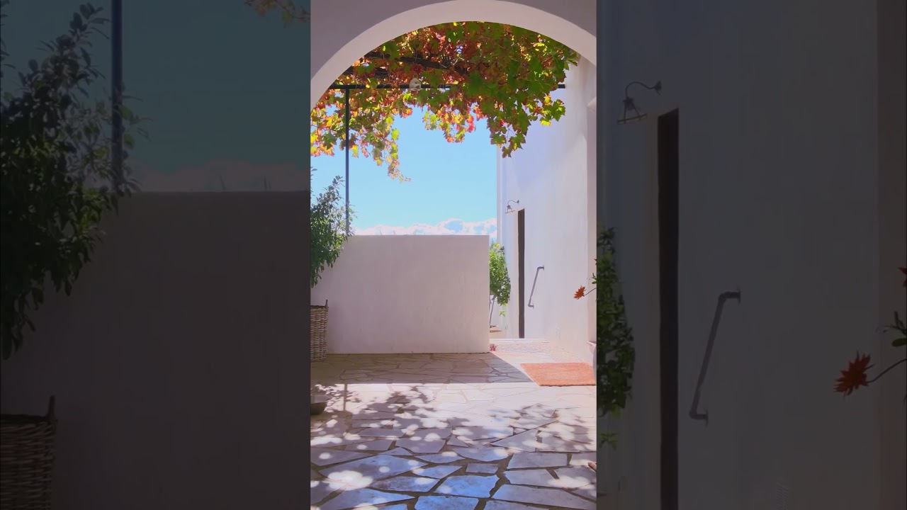 Beautiful & Stylish Andalusian Cortijo for sale