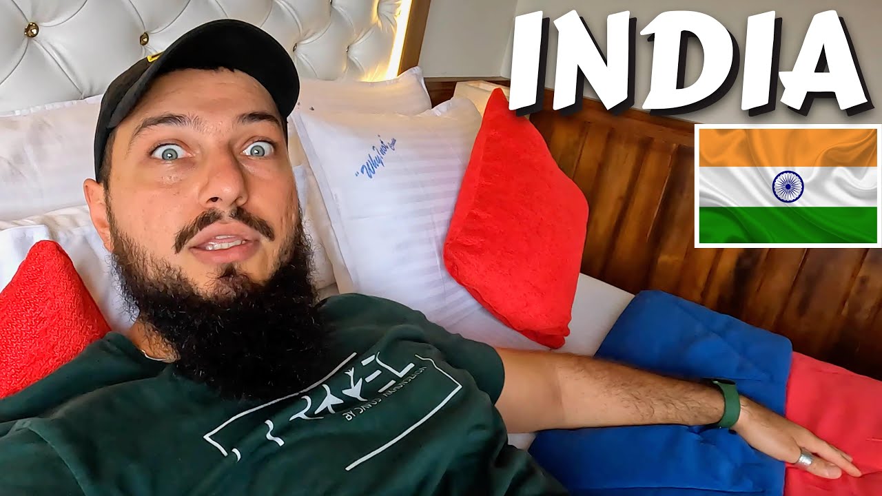 I Spent 24 HOURS In Houseboat In Kerala, India 🇮🇳