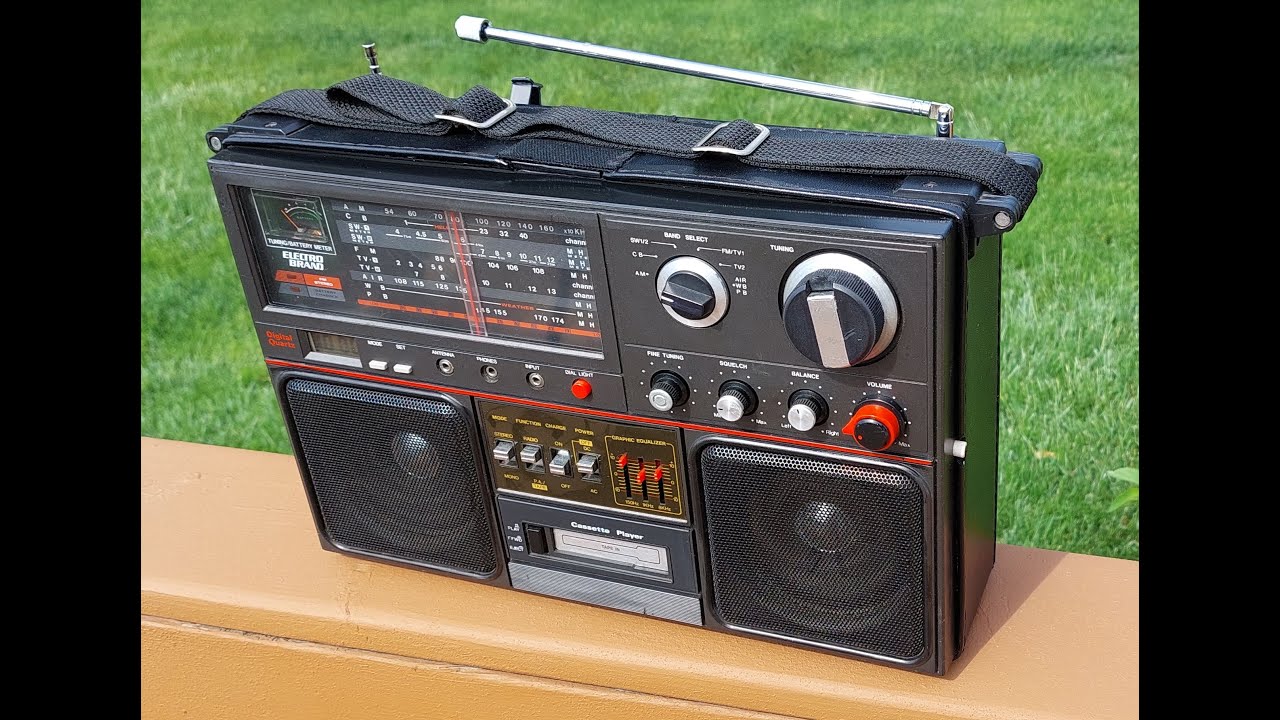 Year1980? ELECTRO BRAND 2971 multi band stereo radio AM, CB, SW1, SW2, FM, TV1, TV2, AIR, WB and PB.