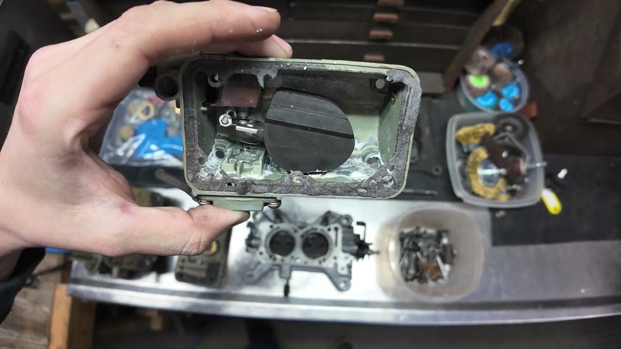 ‘70 IH Pickup - What’s Inside a Holley 2300? #tommystuneups 