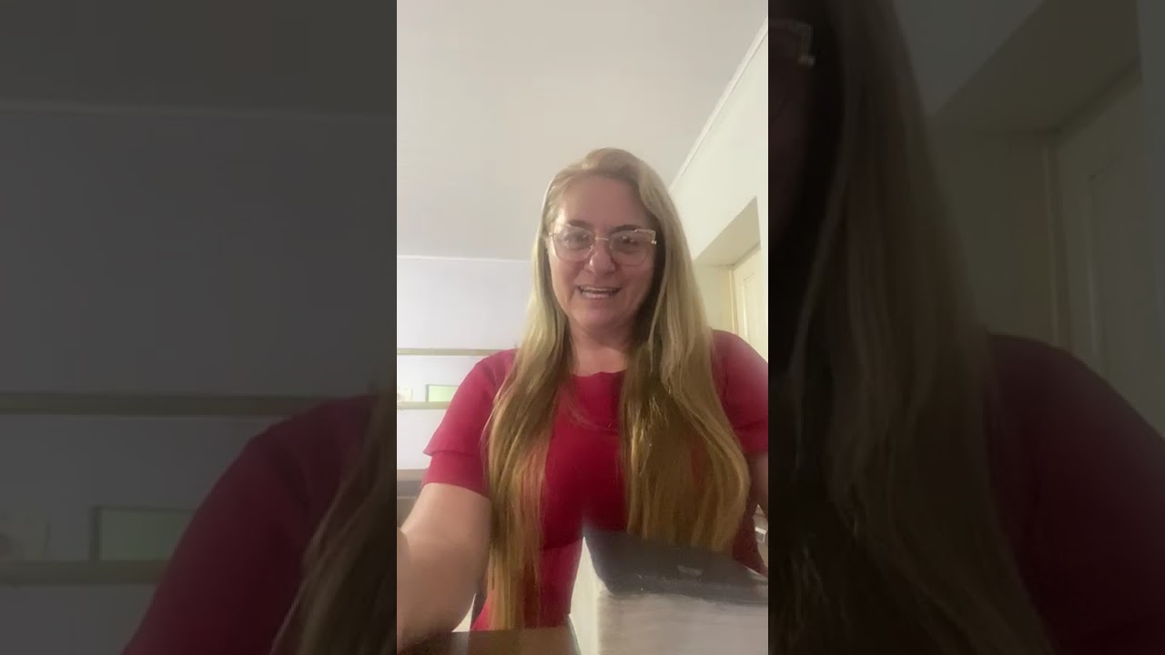 Receba a sua vitória ouvindo esse louvor/ banquete de vencedor/ cantora Adriana 