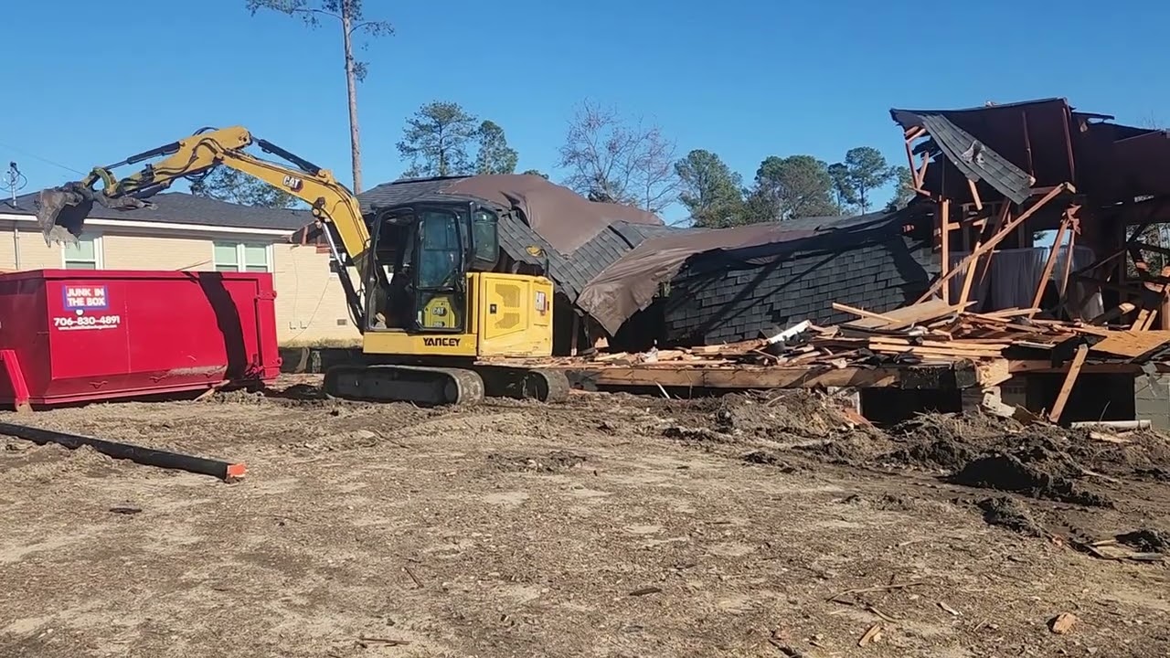 Demolition Contractor Evans GA | Basement & Attic Demo Experts | Junk In The Box