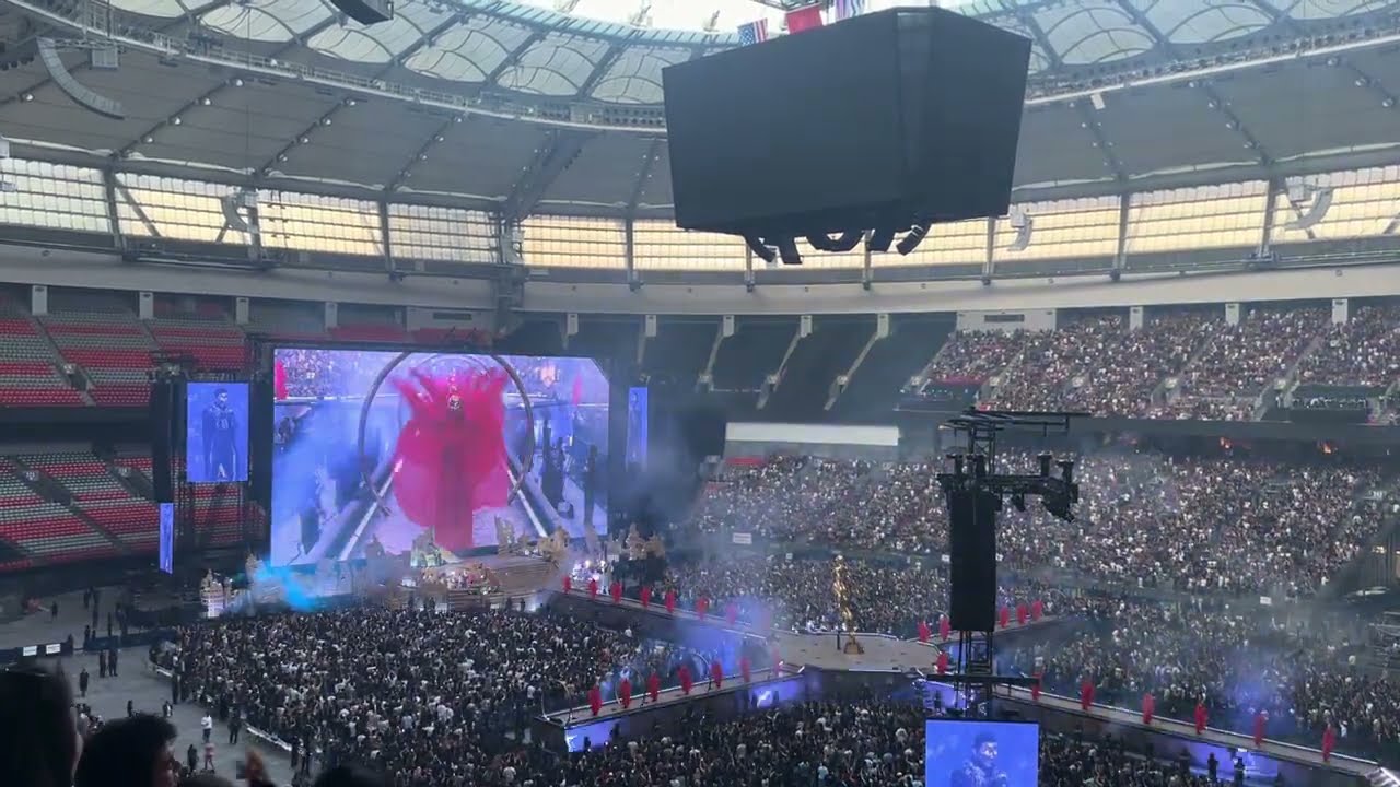 The Weeknd performing ‘Starboy’ in Vancouver, BC