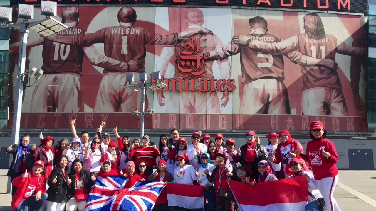 Ayo Goyang Jempol di Stadion Arsenal London UK