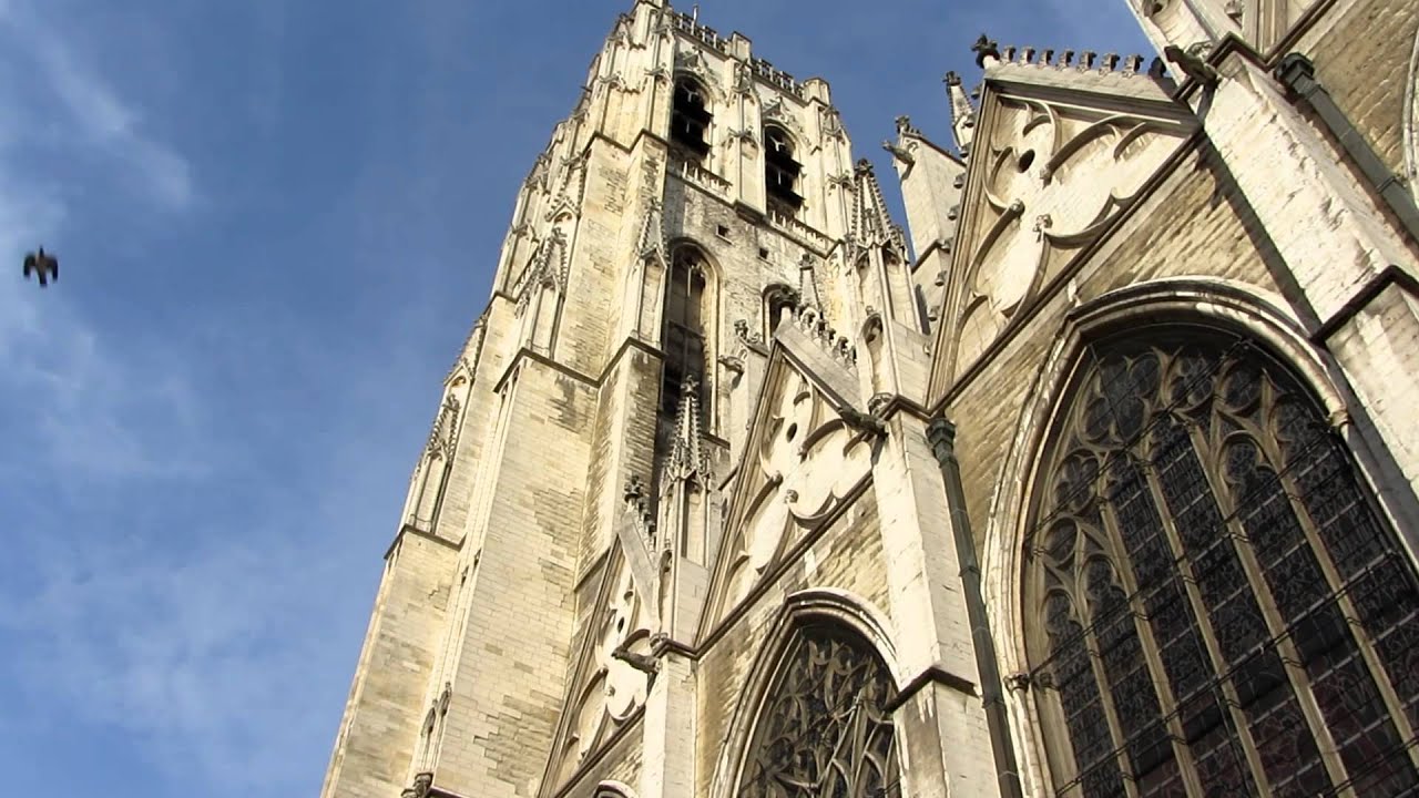 Brussel (kathedraal). Uurmelodie/ Bruxelles (cathédrale). Mélodie de l'heure du carillon.