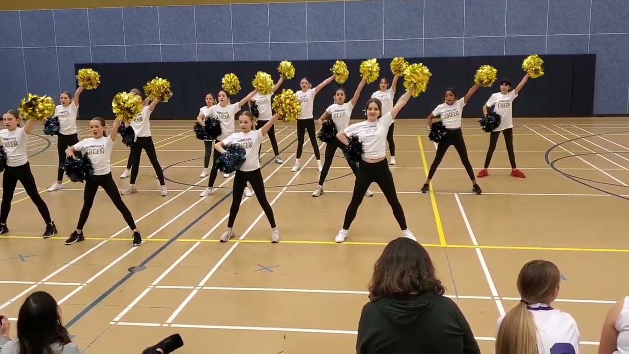 Iris cheerleading