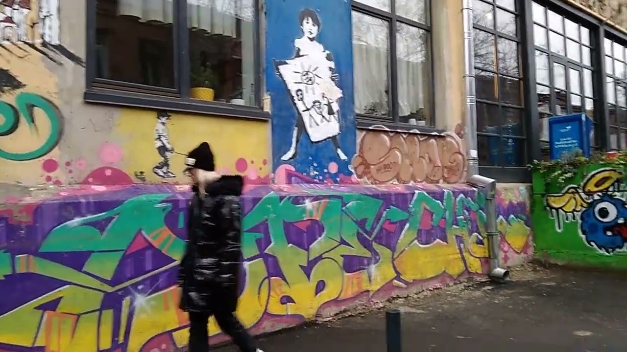 Граффити. Фабрика. Тбилиси.