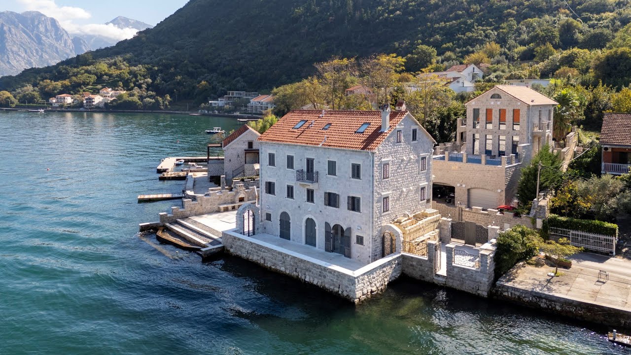Exclusive Waterfront Complex || of a Villa and a Mini Hotel in Stoliv