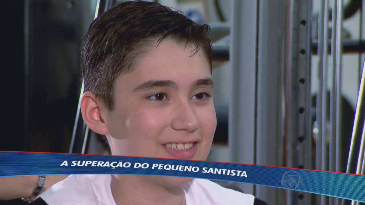 Santista fanático, garoto que venceu a leucemia conhece ídolos no CT Rei Pelé