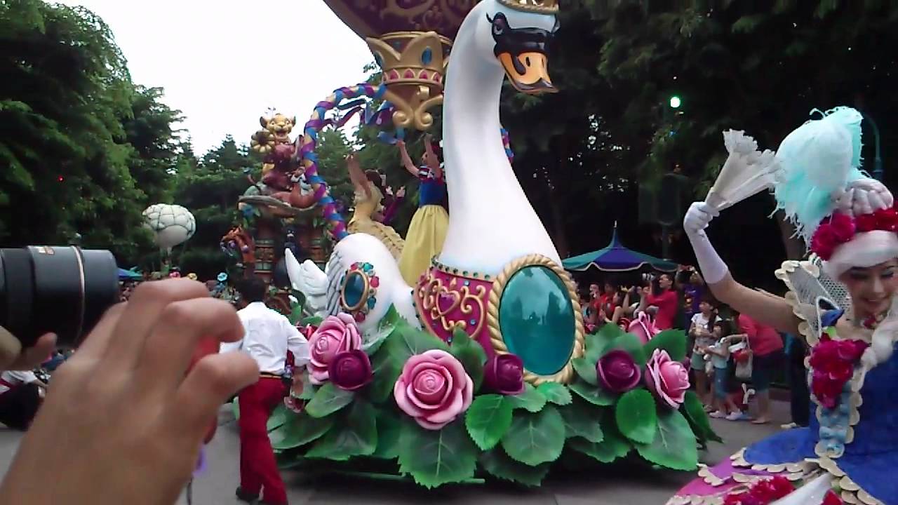 HONGKONG DISNEYLAND PARADE 2012