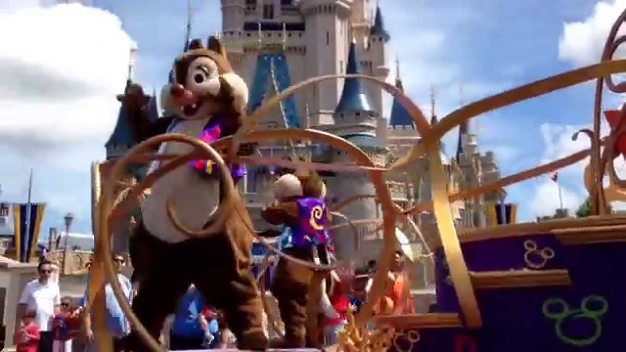 【WDW】シンデレラ城正面・真ん中最前列：Move It! Shake It! Dance & Play It! Street Party@Magic Kingdom