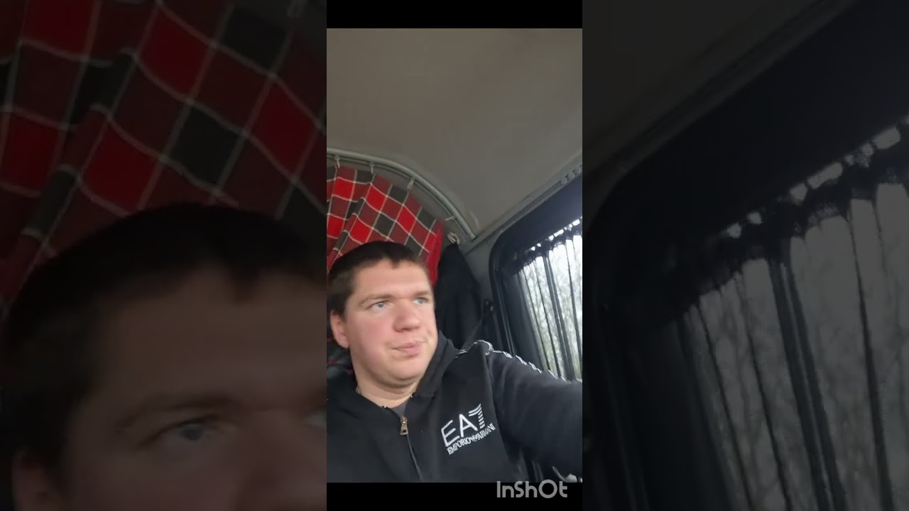 Возим грунт на гаражи, едем на возить силос.