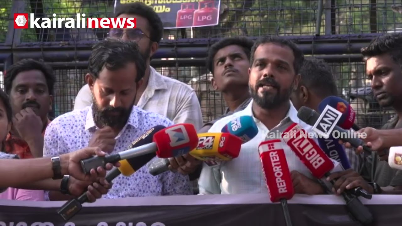 'ജനങ്ങൾക്ക് ഹോട്ടലിലെത്തിയാൽ ഇഷ്ട ഭക്ഷണം പോലും കഴിക്കാനാവുന്നില്ല, കാരണം മോദി ഭരണമാണ്' | DYFI